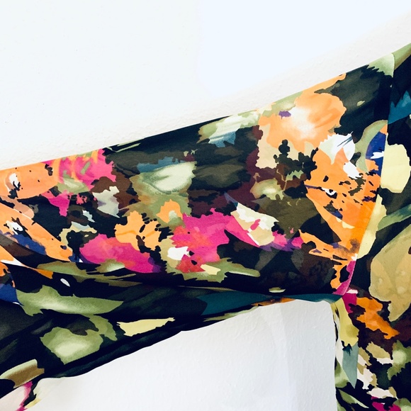 CAbi #146 Cascading Ruffle Tie Front Blouse Small - Picture 5 of 9